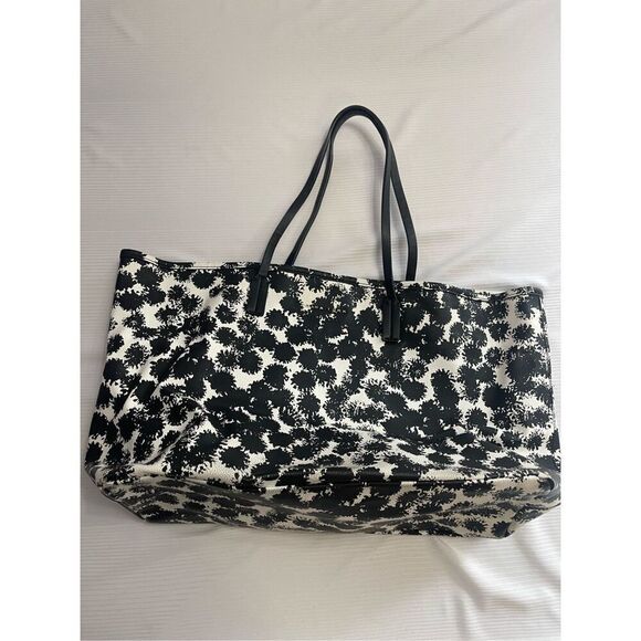 Trina Turk Black White Tote Bag Purse Handbag - Picture 1 of 10